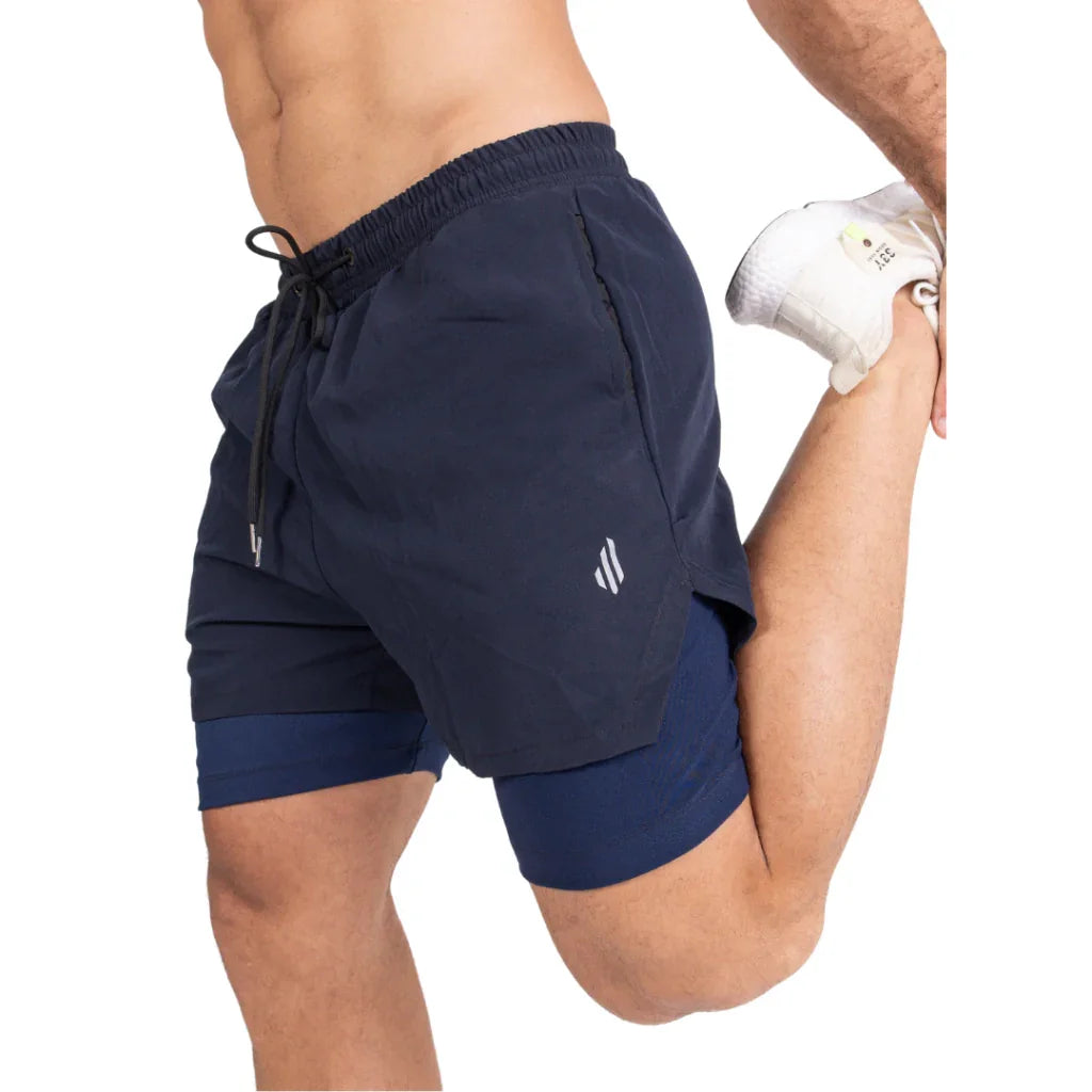 Short azul marinho masculino para treino, modelo com compressão, usado em alongamento fitness
